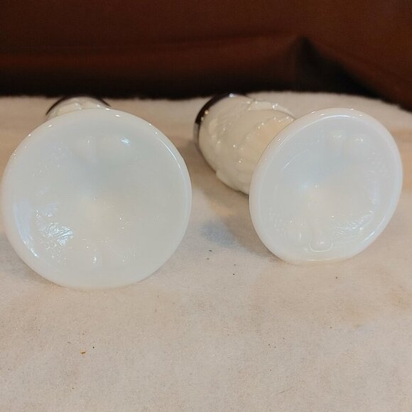 Vintage Milk Glass Salt and Pepper Shakers - Picture 3 of 4